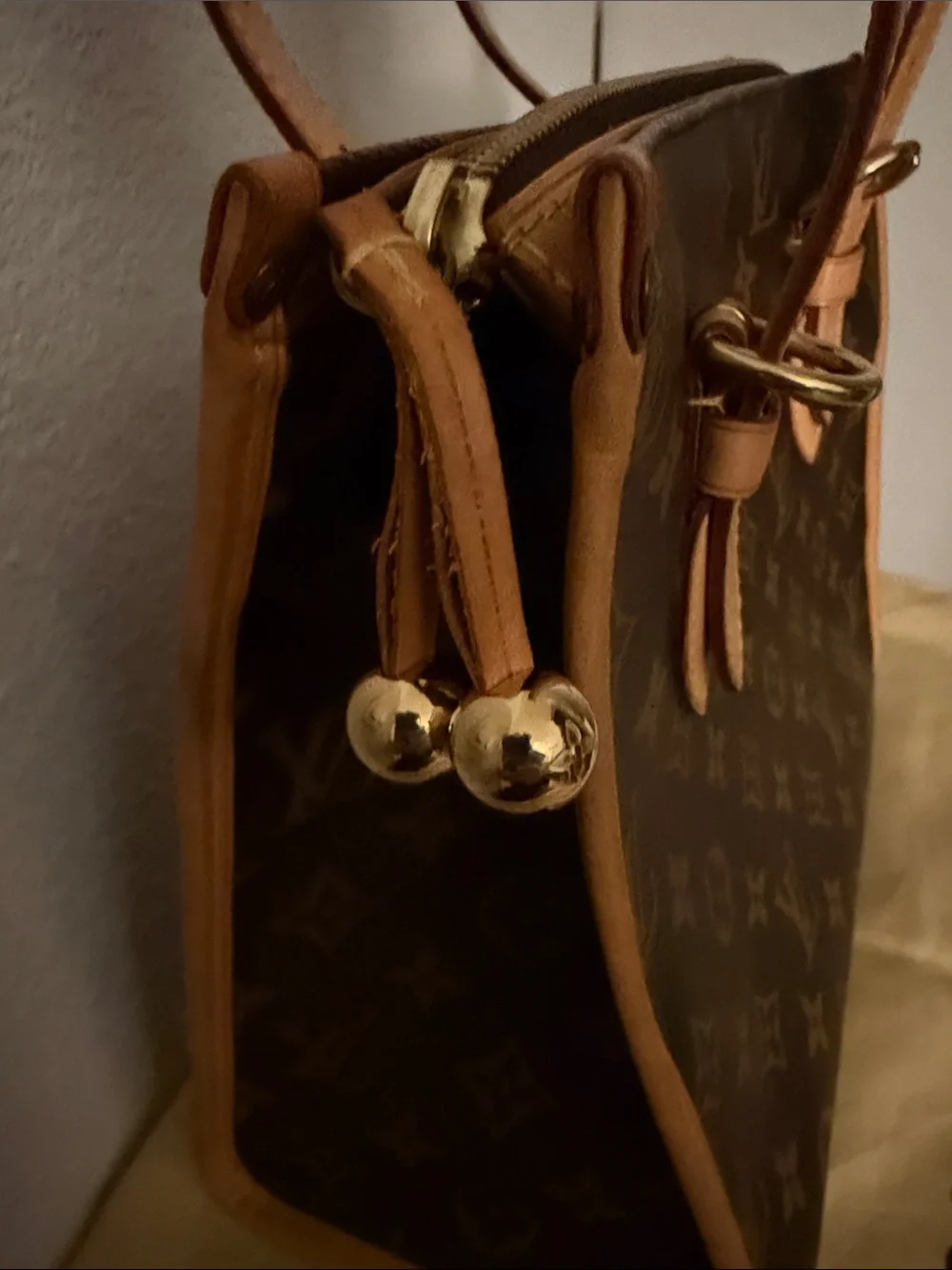 (USED ONCE) Louis Vuitton Monogram Canvas Shoulder Bag with Vachetta Straps - Picture 2 of 9